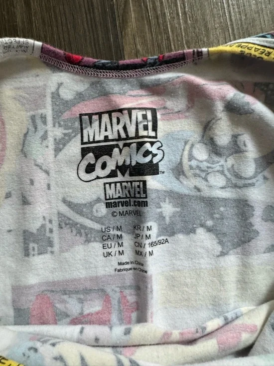 Marvel Comics Graphic Tee - Size M - Picture 3 of 4
